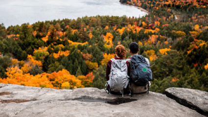 A couple enjoying one of the best romantic fall getaways.