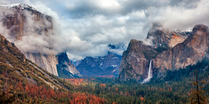 A mountain landscape in Yosemite National Park, California, one of the best family vacation spots.