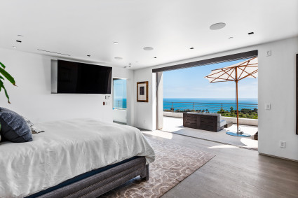 Malibu Bedroom overlooking ocean