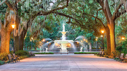 A photo of Charleston, South Carolina, one of the most romantic fall getaways.