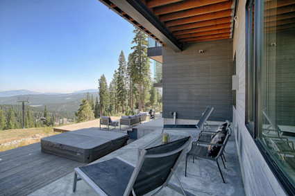 tahoe deck with hot tub