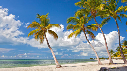 A photo of The Keys, Florida, one of the most romantic fall getaways.