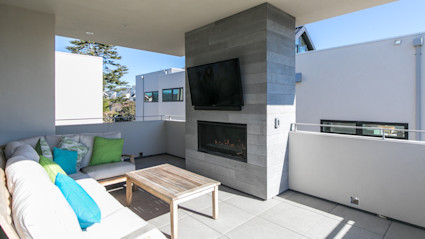 Outdoor fireplace in Santa Cruz