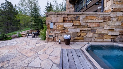 hot tub and firepit in Vail, CO