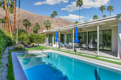 palm springs pool and mountain view