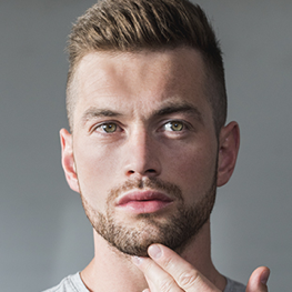 Laat je baard tot een gelijkmatige lengte groeien