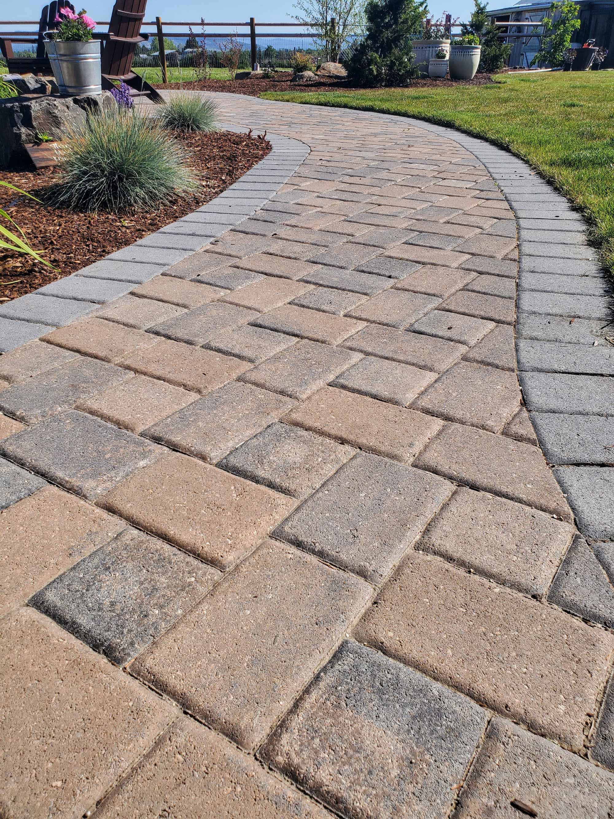 Paver-Pathway Andreatta-Waterscapes Central-Point-Oregon
