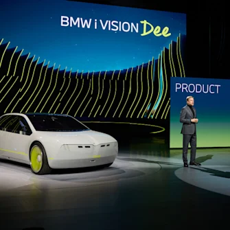 BMW i Vision Dee presentation