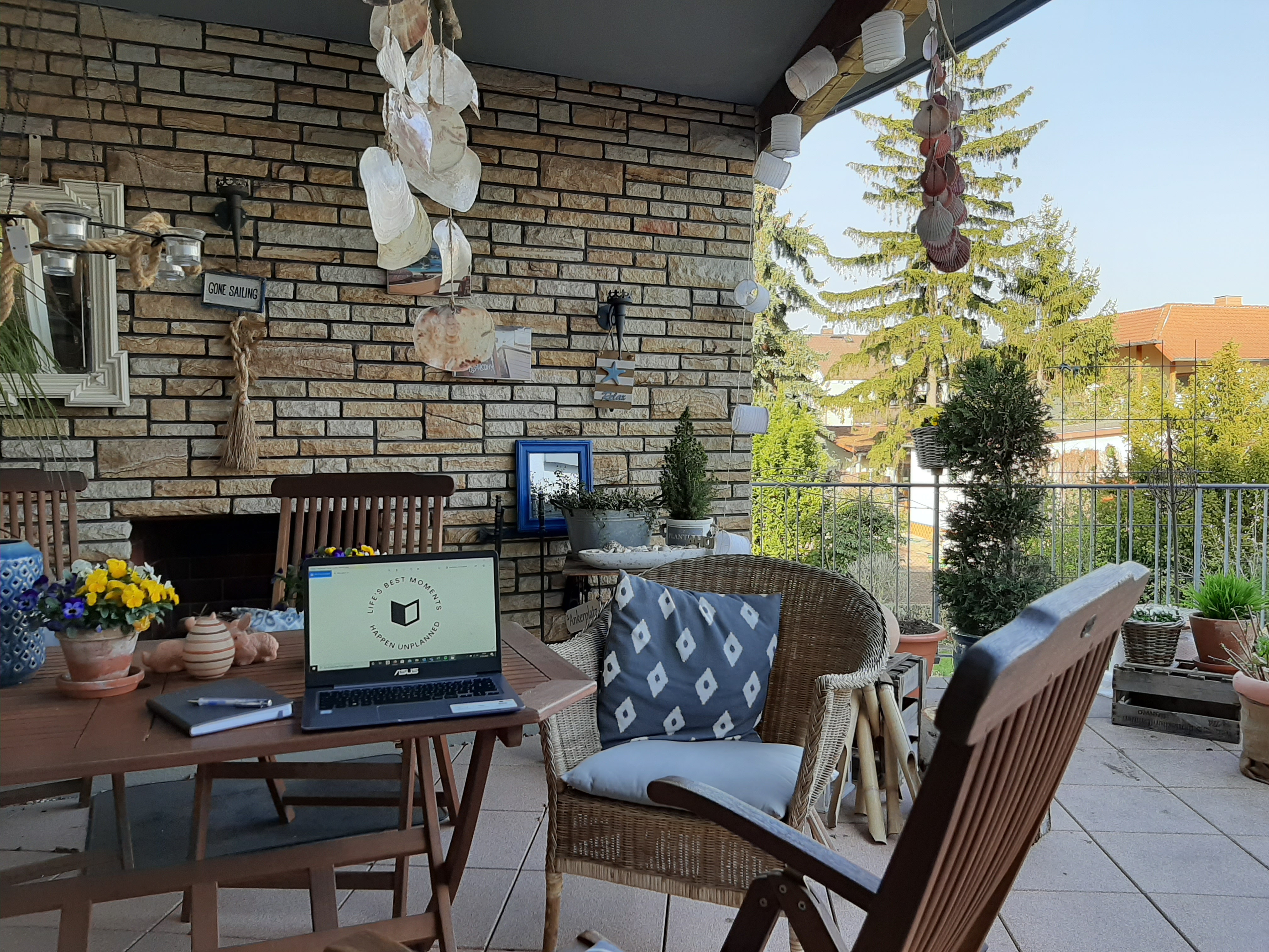 Luisa-Praktikantin-Homeoffice-Unplanned