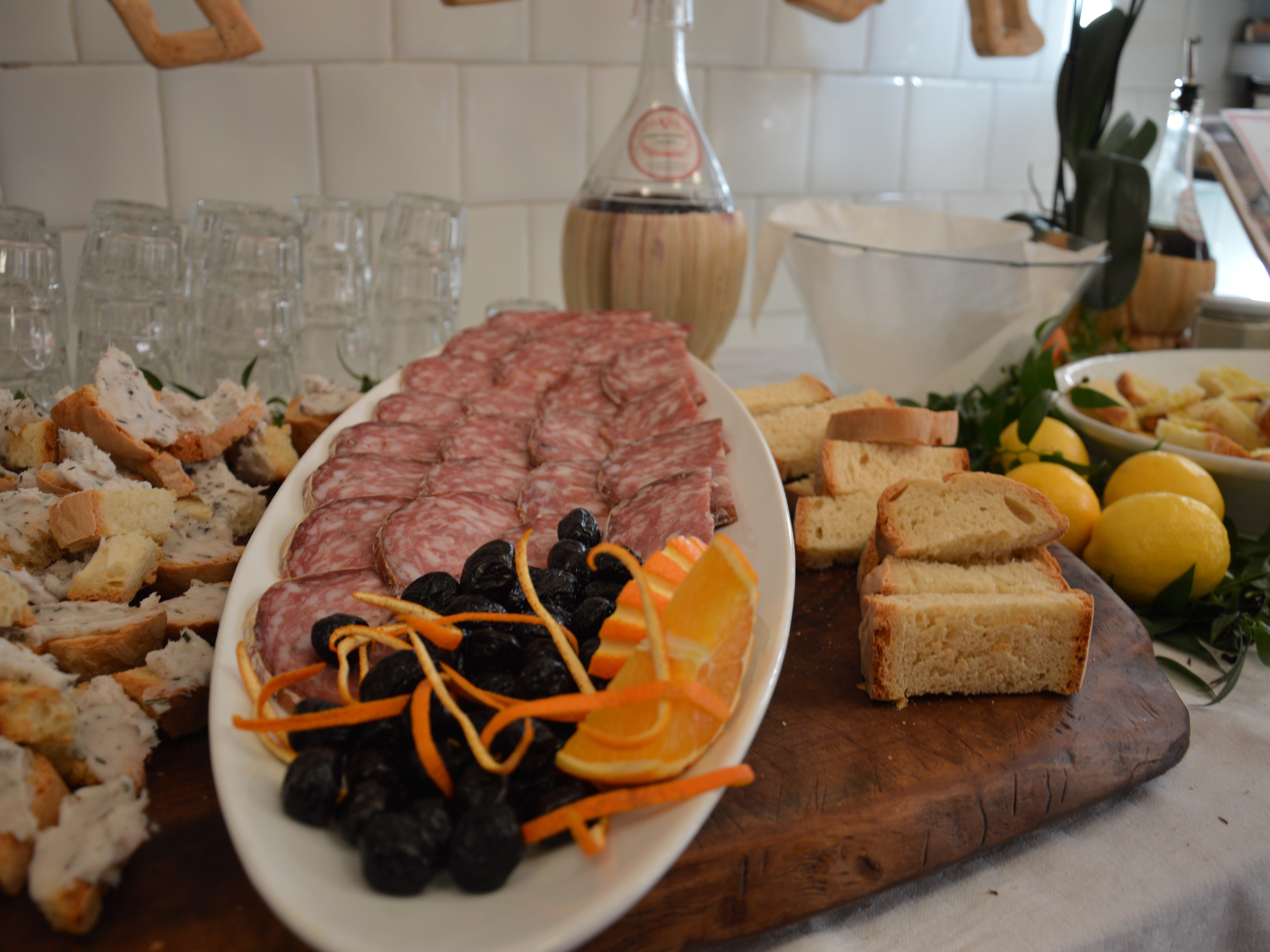 Vorspeisen-Buffet-Essen-auf-Reisen-Blog-Unplanned