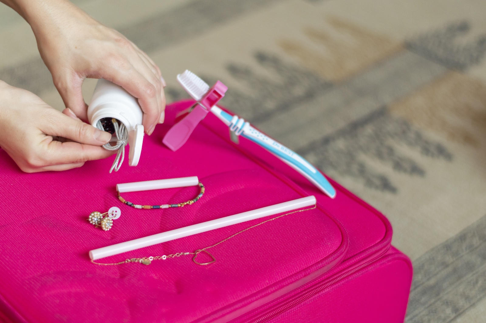 schmuck-koffer-packen-wie-profis-12-travel-hacks-die-das-reisen-erleichtern