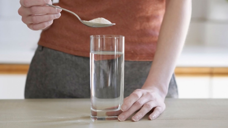 Mixing creatine in a glass