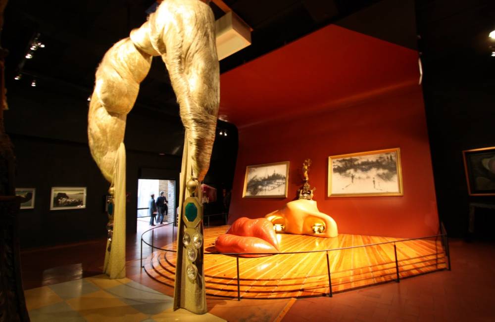  Mae West Room, At the Dalí Theatre-Museum, Spain 