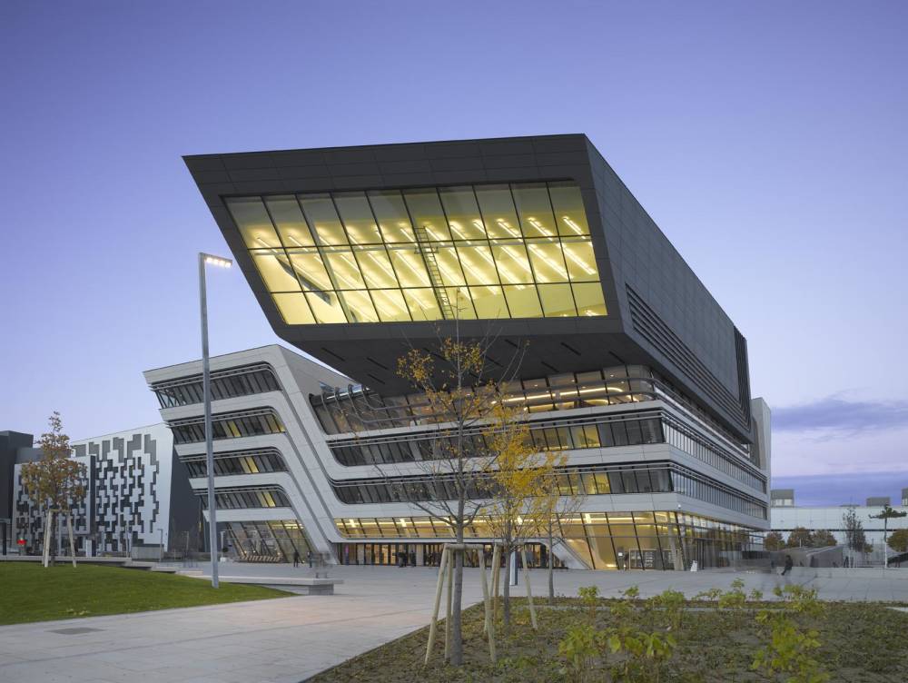  Zaha Hadid, The Library and Learning Center University of Economics in Vienna, Austria, 2013 