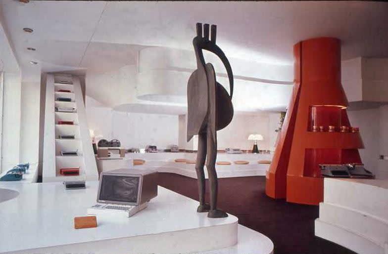  Gae Aulenti, Olivetti Showroom, Paris, 1966 