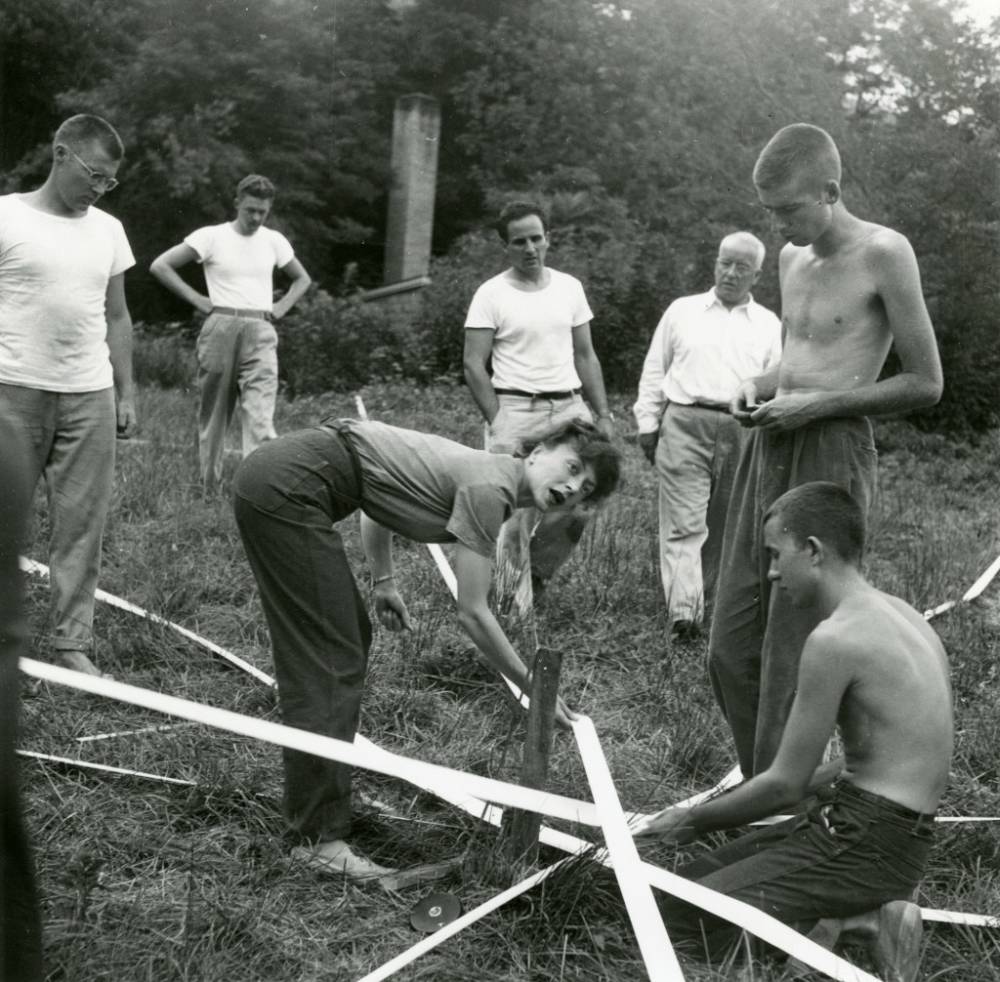  Elaine de Kooning with R. Buckminster Fuller, Ray Johnson, Albert Lainer, and others , Supine Dome, 1948 