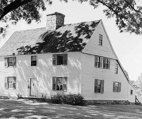 Saltbox House, New England, 1700s 