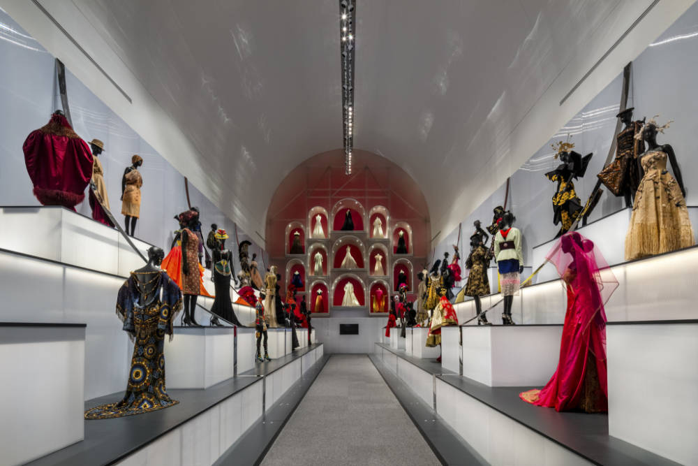  Dior: From Paris to the World, Exhibition View  
