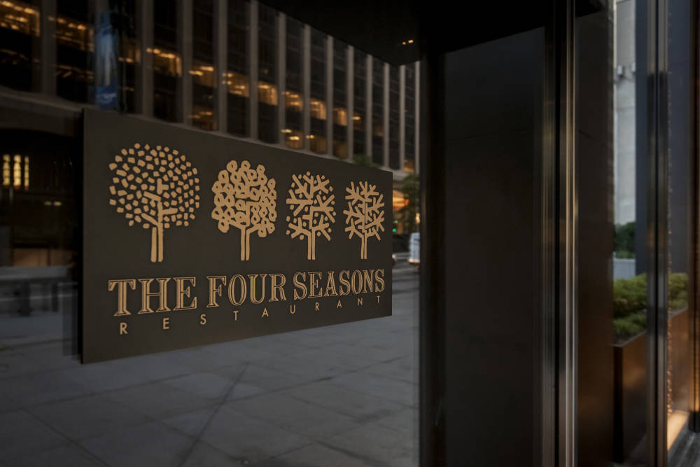  The Four Seasons, 42 E 49th St, New York, NY 