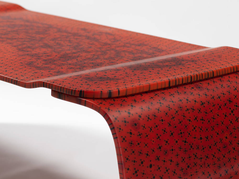  Marc Newson, Red Murrine Glass Table Detail, 2019 - Image Courtesy of Gagosian Gallery 