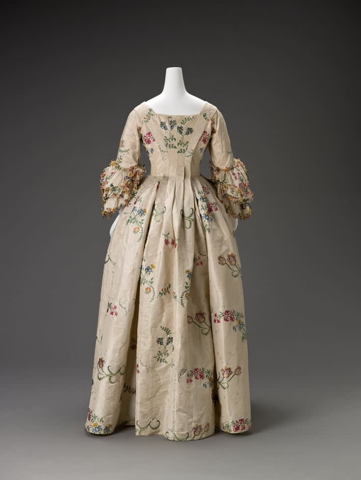 Silk brocade dress  english  1750