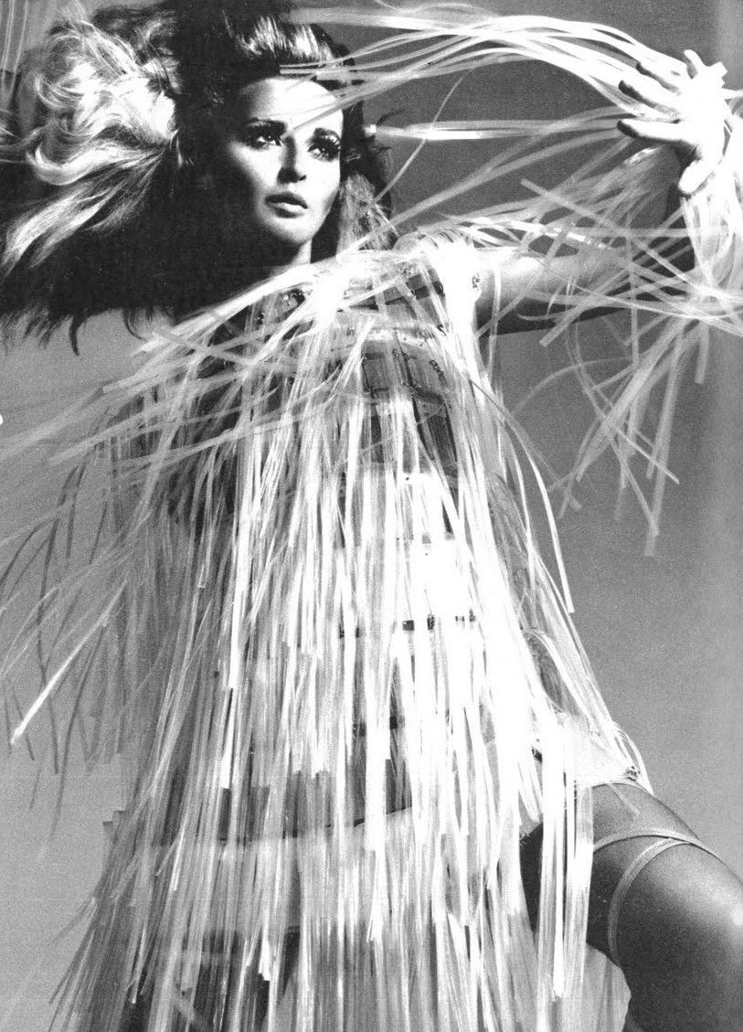 Vogue italia  april 1967 photographer bert stern  model samantha jones  paco rabanne  spring 1967