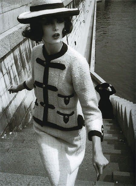 Dorothea mcgowan in a white and navy tweed suit by chanel  photo by william klein in paris  vogue 1960