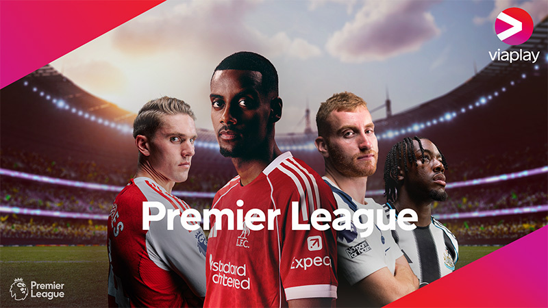 Fotbollsspelare från olika Premier League-lag poserar framför en stadion med Viaplay-logotypen och Premier League-text.