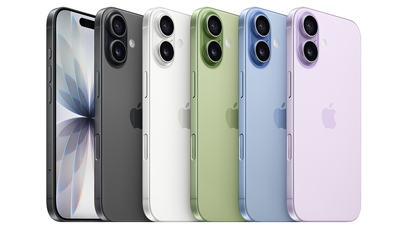 Fem iPhone 17-modeller uppställda i olika färger: svart, vit, grön, blå och lila, visande dubbla kameror på baksidan.