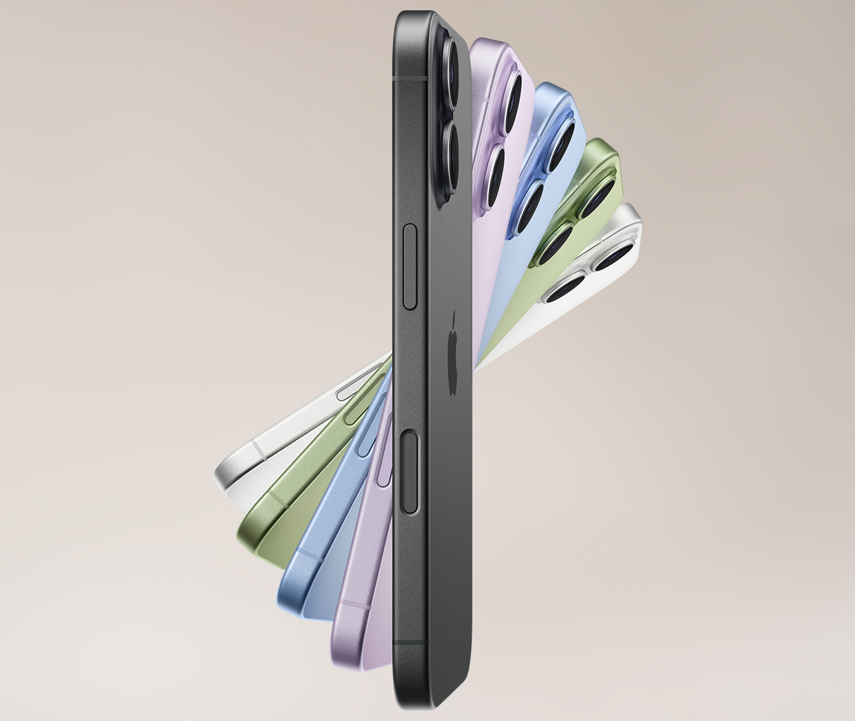 Flera iPhone 17-modeller i olika färger – svart, lila, blå, grön och vit – visas i ett solfjäderformat arrangemang.