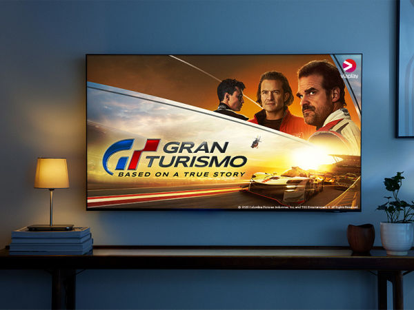 Tv med filmen Gran Turismo i rutan