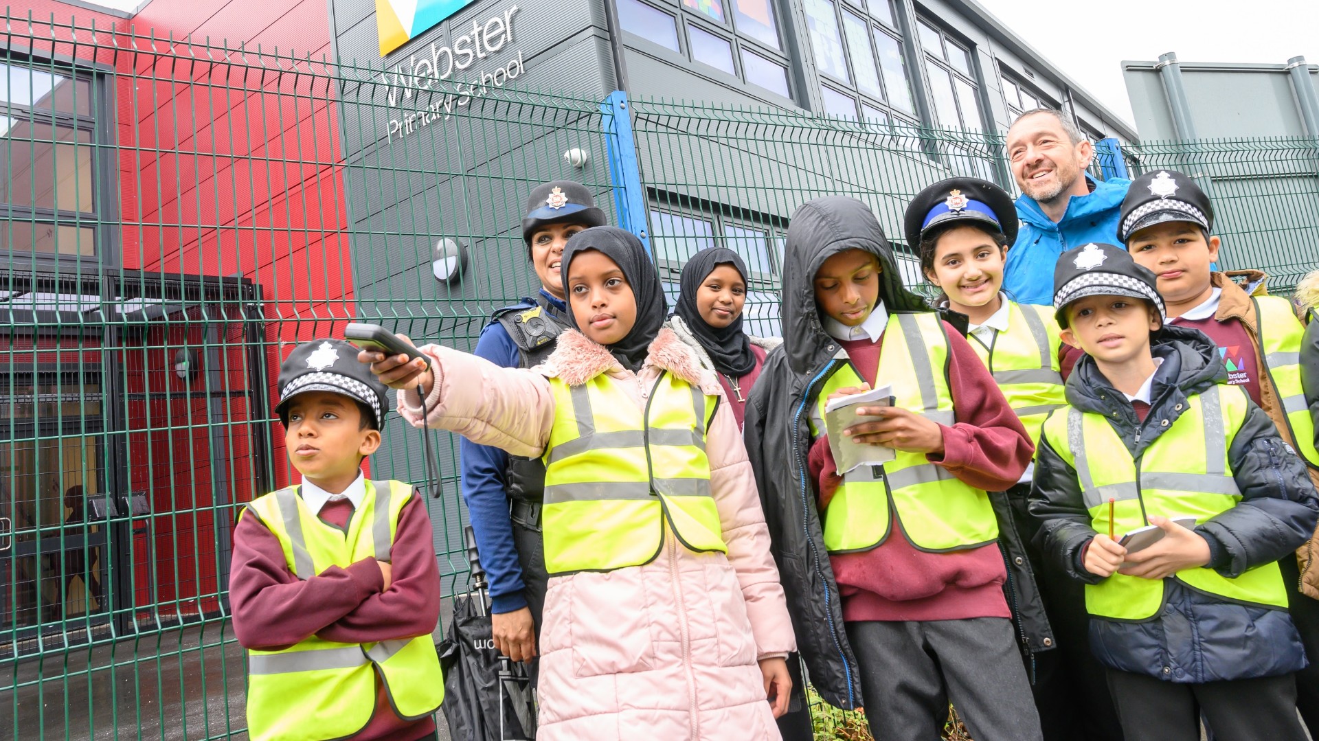 School Children at Webster Primary School and Chris Boardman