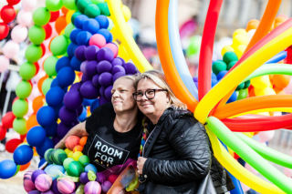 pride-women-balloons-helsinki-parade.jpg