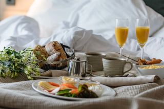 Breakfast-in-bed-clarion-hotel-gillet