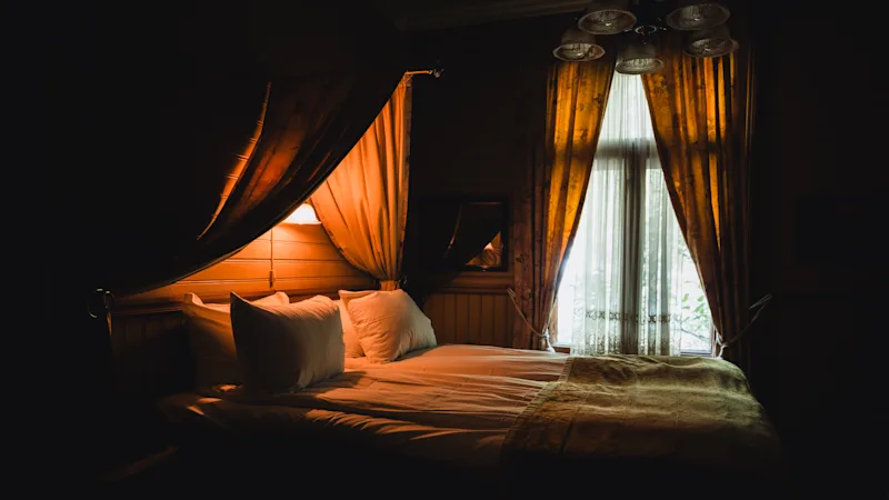 Ghost story of Dalen Hotel - Inside Room 17