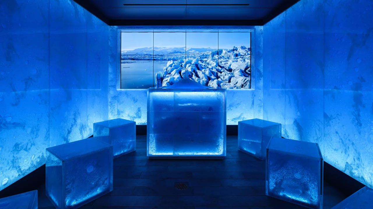 Et rom med store isblokker på Obie Spa på Clarion Hotel Draken i Göteborg, Sverige.