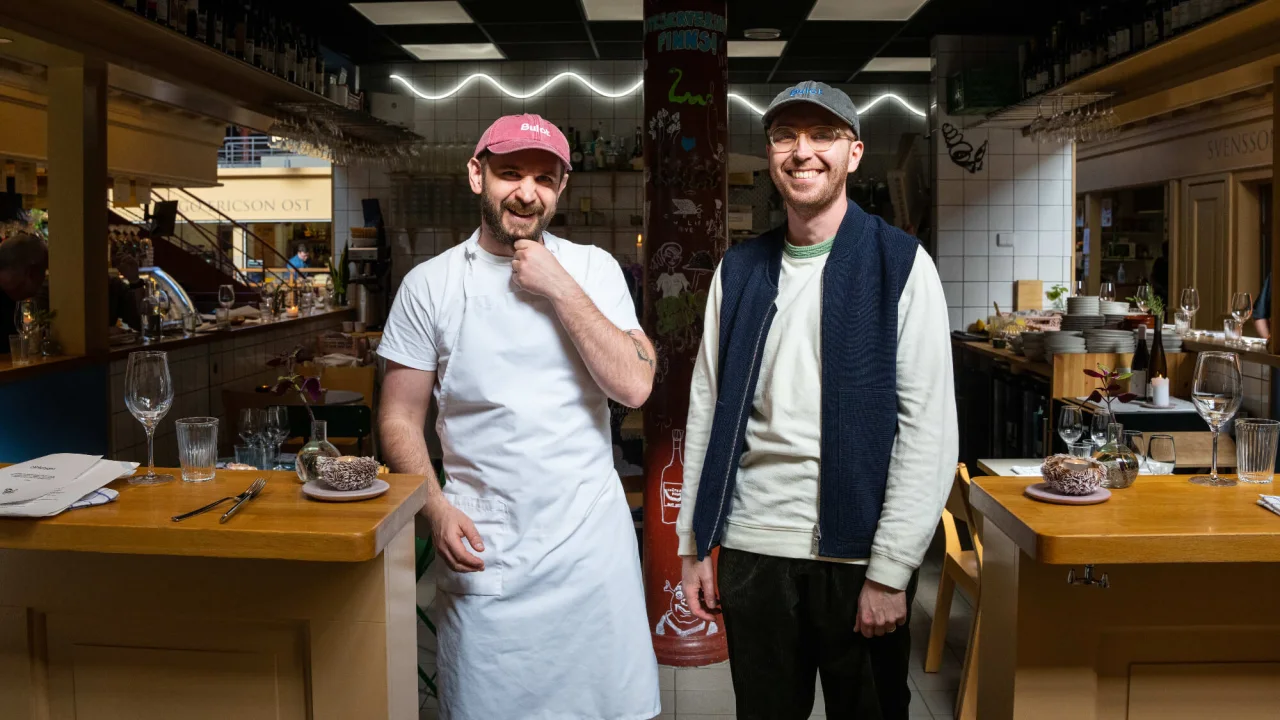 Two guys standing in the kitchen of a restaurant in Gothenburg.