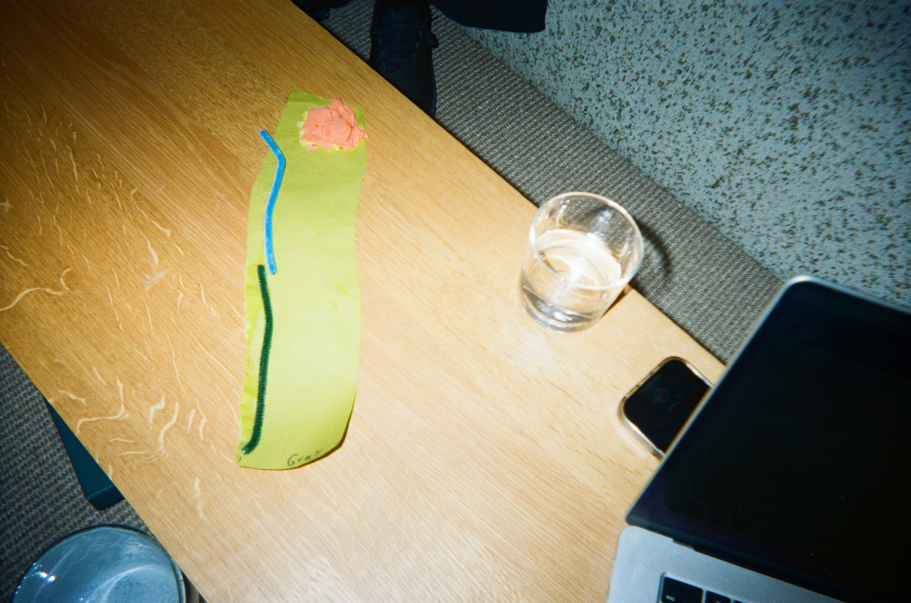 Isabell Red Box Flower