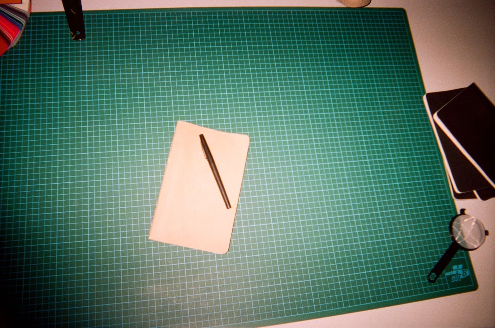 Inside the red box: Benjamin Green mat