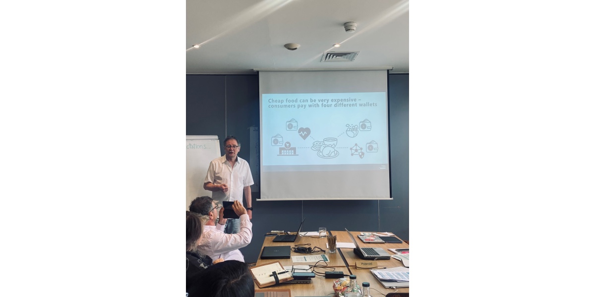 Alexander Müller, Founder and Managing Director of TMG – Think Tank for Sustainability, during his keynote on the true costs of current food systems
