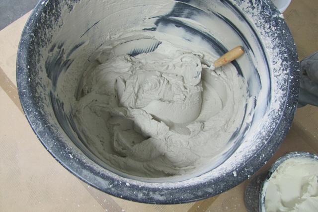 Titelbild - Blogbeitrag: Sanierputz mit Sumpfkalk oder Weißkalkhydrat – der Rotationsmischer AOX-S