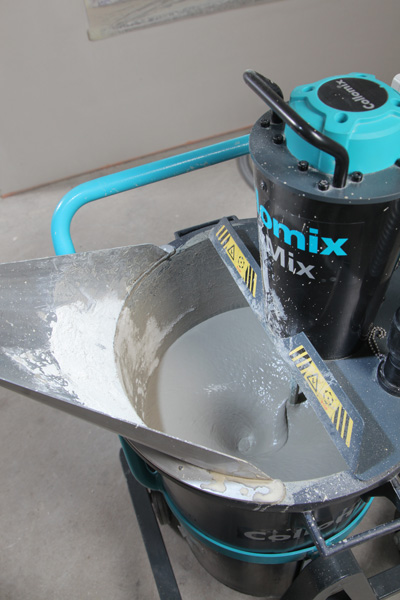 8. Mixing process runs, keep to the mixing time indicated for the mixing material or until the material is completely mixed in, free of lumps and homogeneous