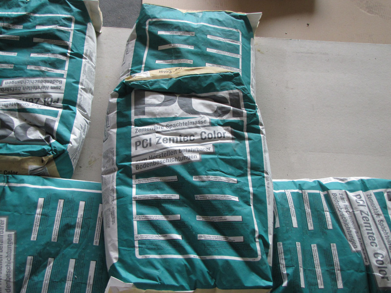 Gemischt werden immer 2 Sack Material ZemTec Color