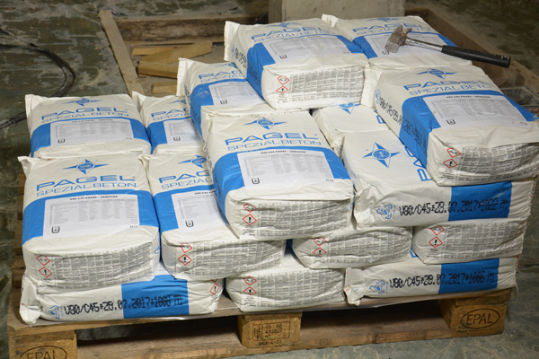 1 Tonne Pagel Spezialbeton in einer Stunde verarbeiten