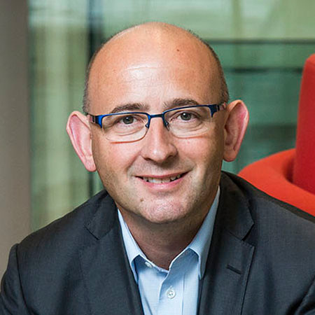 Gary Coombe - Kişisel Bakım Kategorisi CEO