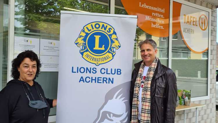 Spendenaktion des LionsClub Achern im Tafelladen Achern