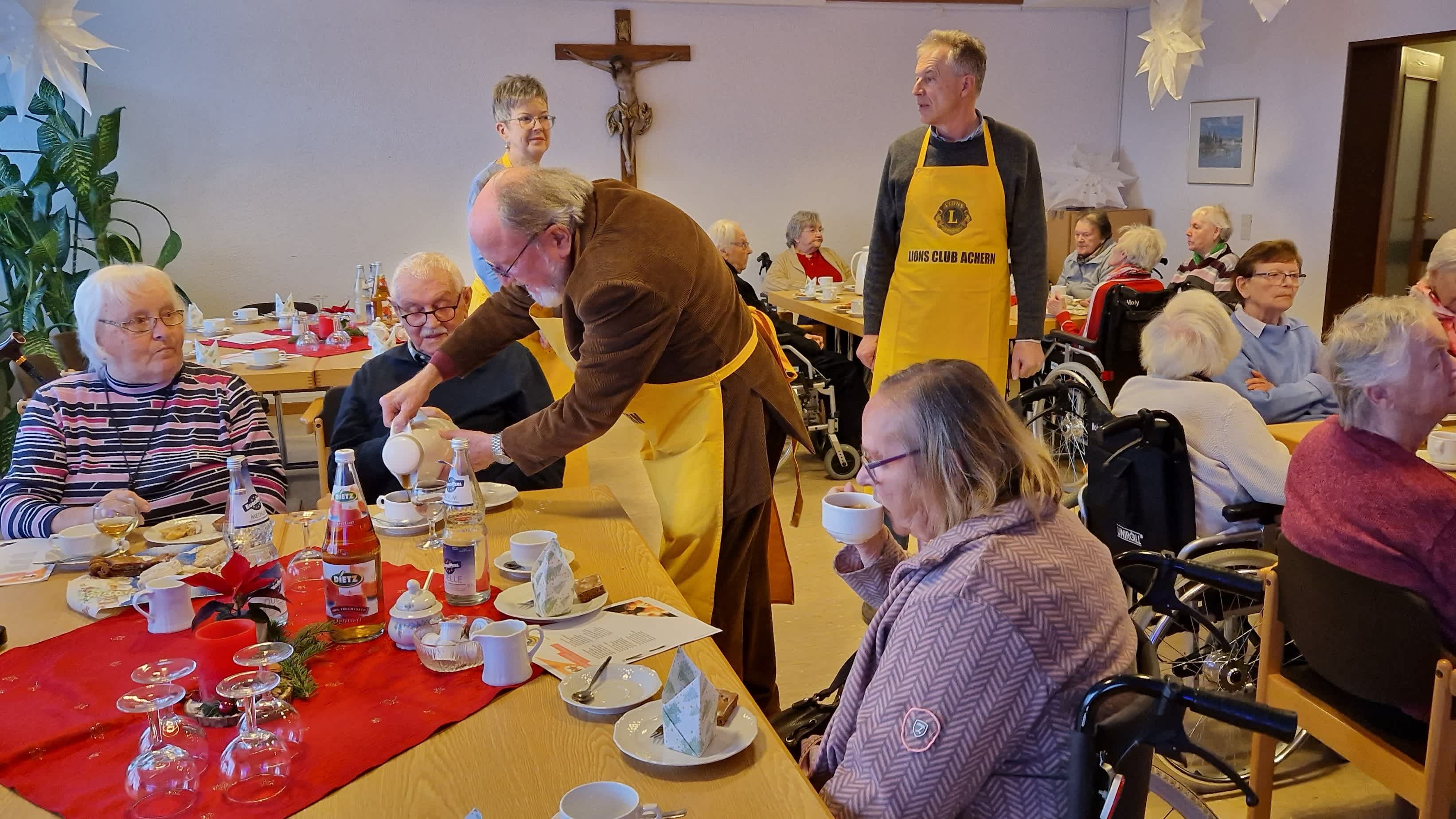 We serve, das Motto der Lions bedeutet hier bedienen