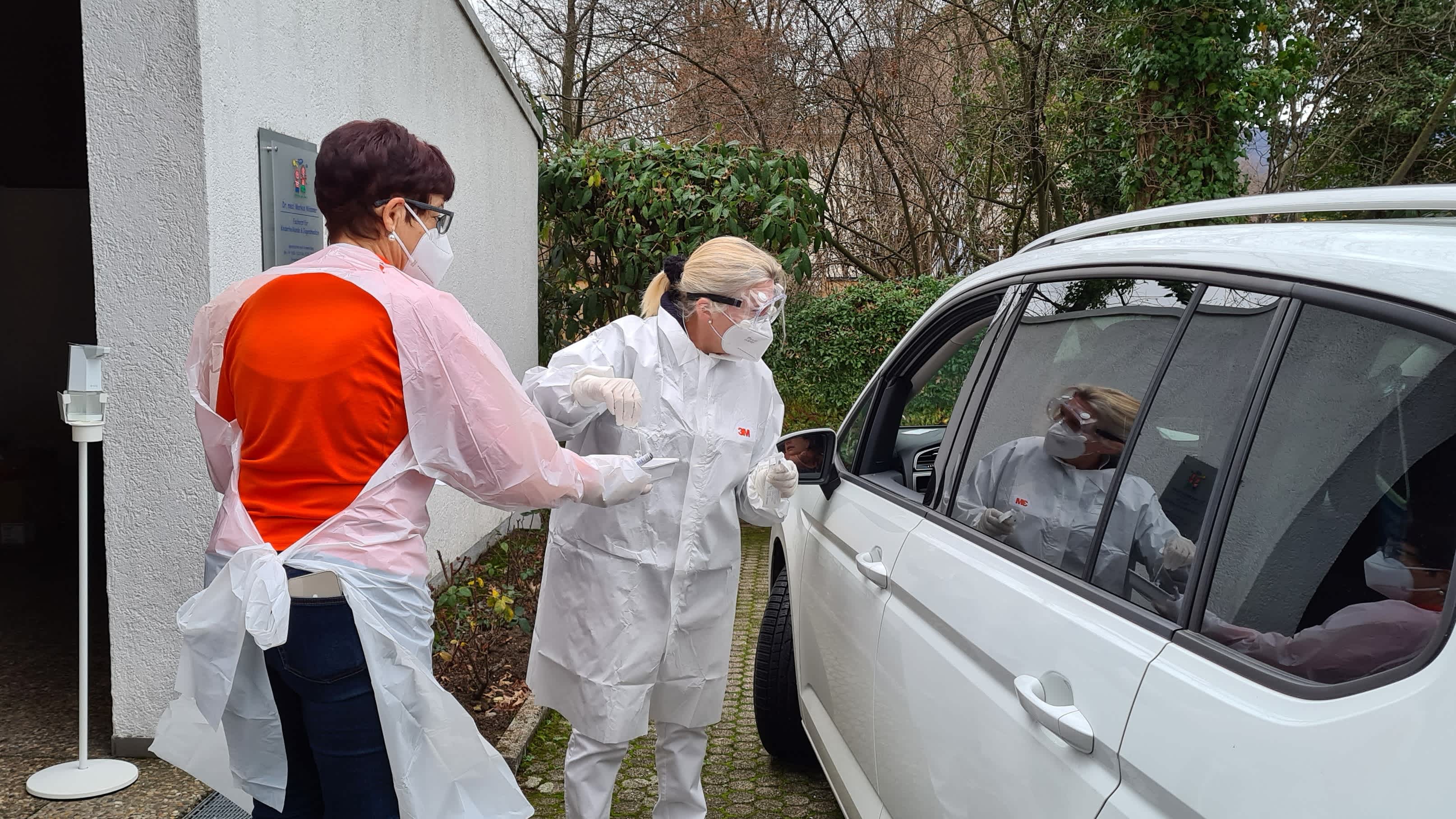 Aktion Sicherer Weihnachtsbesuch als drive-in-Testung