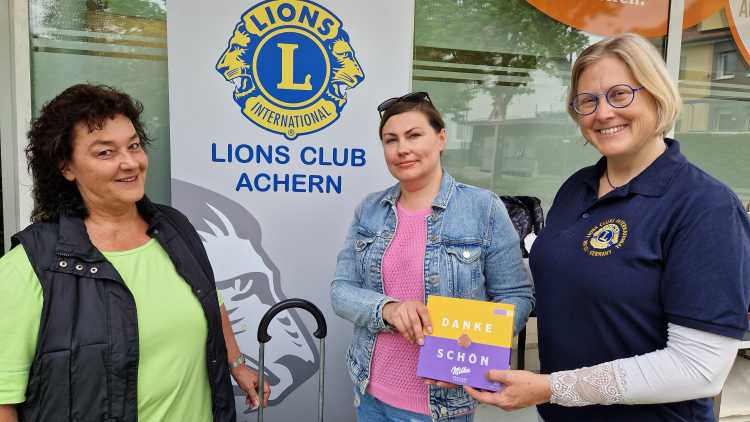 Nach dem schönen Erfolg der Spendenaktion des Lions Clubs anlässlich des Muttertags vor einem Jahr, wurde der Lions Club Achern am 9.5. und 12.5. vor dem darauffolgenden Muttertag auch in diesem Jahr wieder mit einer Spenden- und Hilfsaktion bei der Tafel Achern aktiv.