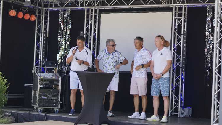 Bei der Schwarzwald Charity Open am 8. Juli 2023 gab es nur Gewinner, wie Frank Dickerhof, Klaus A. Sturn, Ralph Dietrich und Raimond Wagner (v.li.n.re.) erfreut feststellen konnten